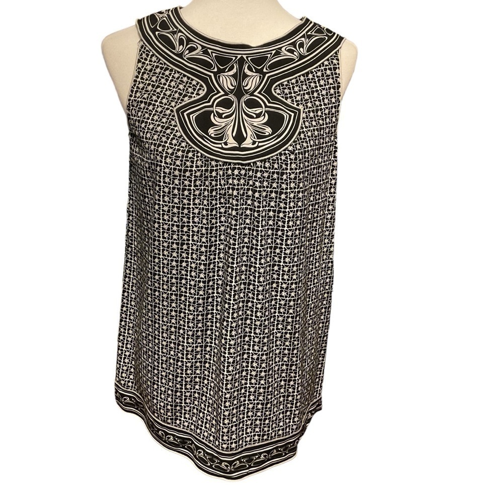 Max Edition Round Neck Tank Top Black and White